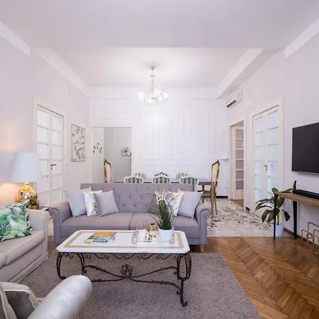 Grandi Residenze Napoli- Piazza Carita Con Vista Apartmán *