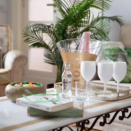 Grandi Residenze Napoli- Piazza Carita Con Vista