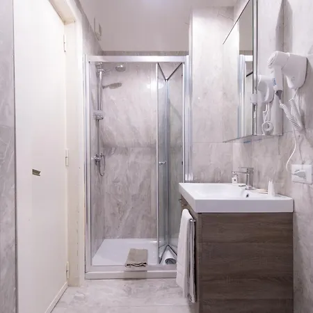 Grandi Residenze Napoli- Piazza Carita Con Vista Neapol