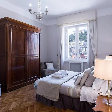 Grandi Residenze Napoli- Piazza Carita Con Vista Apartmán