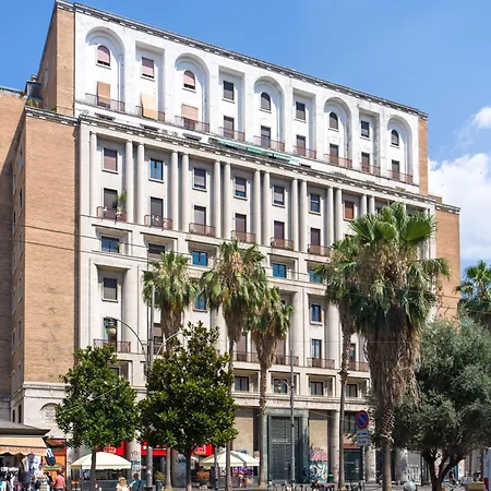 Apartamento Piazza Carita- Vista Vesuvio- 4 -16 Ospiti Nápoles