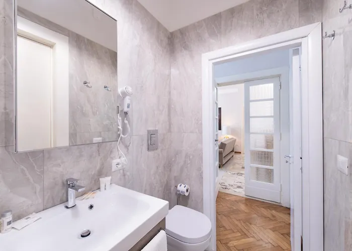 Grandi Residenze Napoli- Piazza Carita Con Vista Napels