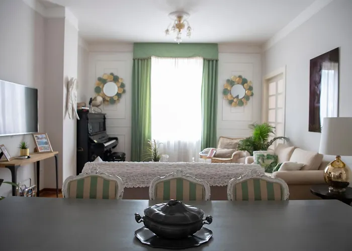 Grandi Residenze Napoli- Piazza Carita Con Vista * Napels