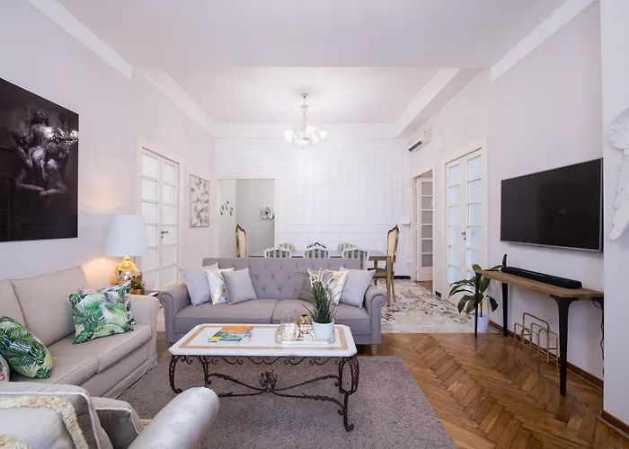 Grandi Residenze Napoli- Piazza Carita Con Vista Appartement *