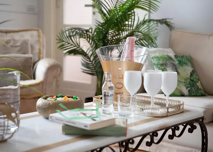 Grandi Residenze Napoli- Piazza Carita Con Vista