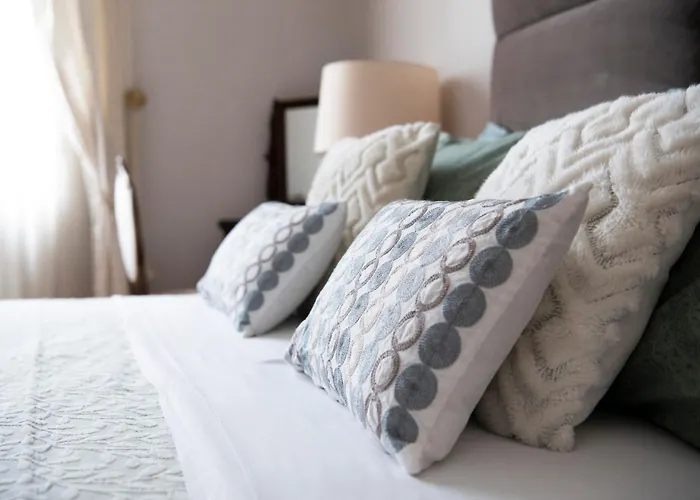 Grandi Residenze Napoli- Piazza Carita Con Vista * Napels