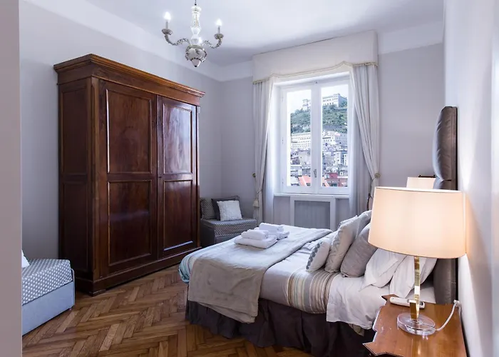 Grandi Residenze Napoli- Piazza Carita Con Vista Appartement
